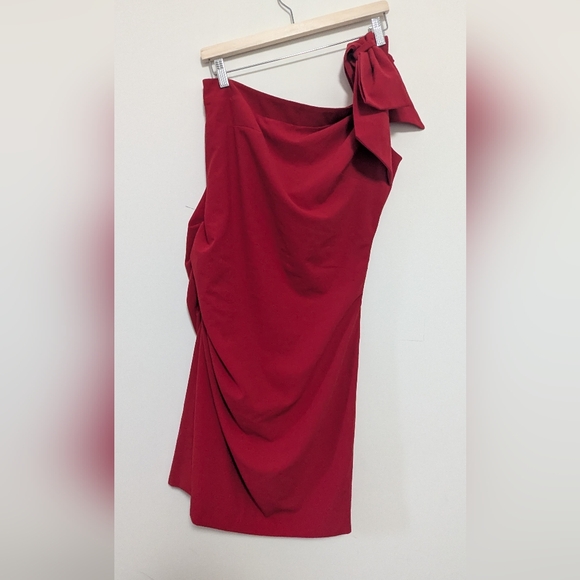 Jacob red onee shoulder dress with oversized bow detail - Size L. - Picture 1 of 7